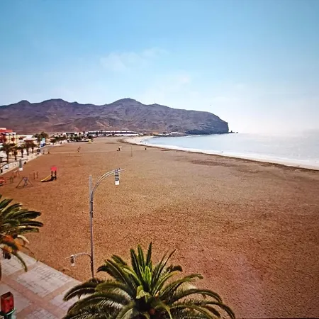 Apartamento ático En Primera Linea De Playa *